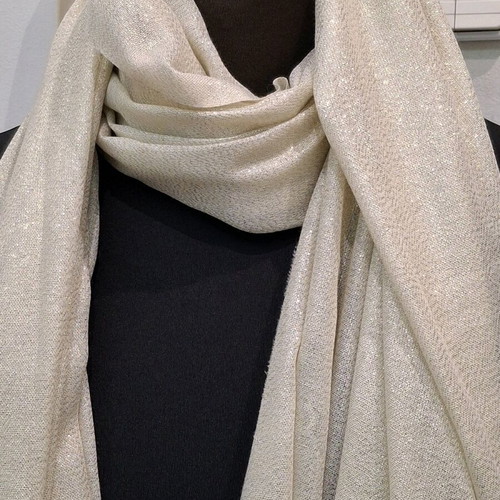 Scarf like new with golden details gold color