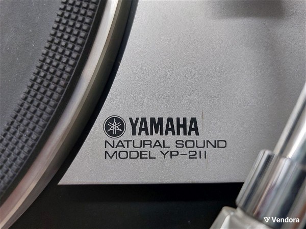  Yamaha YP-211 turntable / pikap