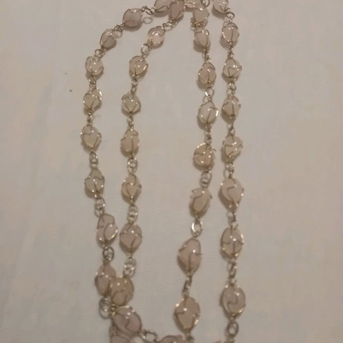 Long necklace with pink quartz beads like new