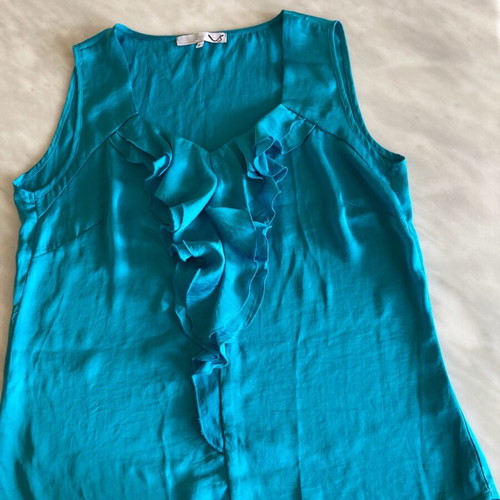 Top like new, size large