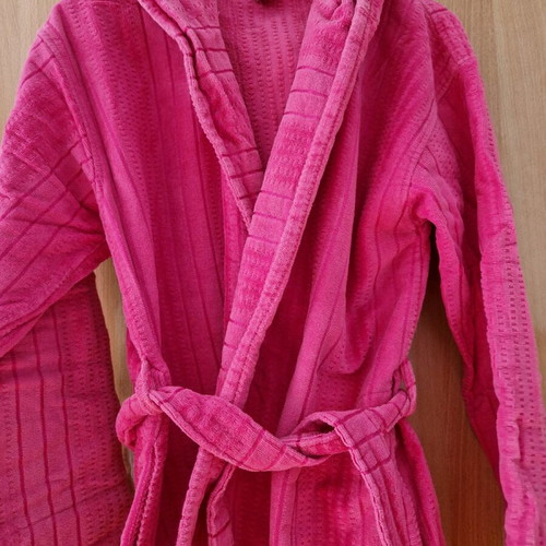 Epavlis women's bathrobe XL like new, fuchsia with hood and pockets