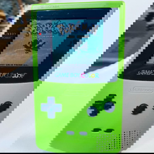 Nintendo Game Boy Color Lime Green като нов с оригинални Pokemon Gold и Mario & Yoshi