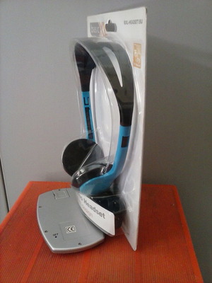 BasicXL Portable Stereo Headset with Microphone