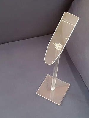 Shoe stand with adjustable tilt, 30 cm plexiglass