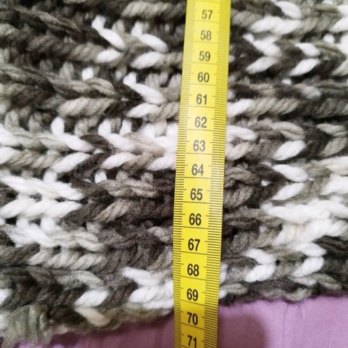 Scarf neck very large like new, unworn