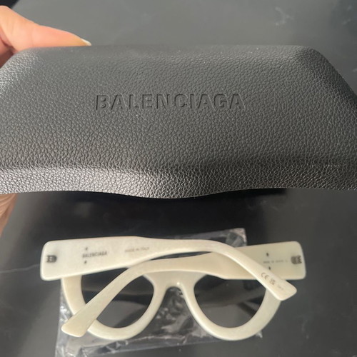 Balenciaga sunglasses new, acetate frame, white cream color
