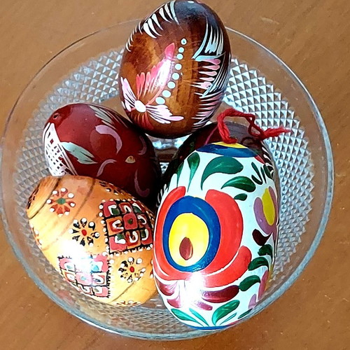Handmade wooden Easter eggs like new, set of 5 pieces