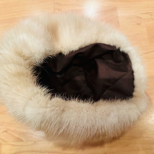 Mink fur hat like new, white broken