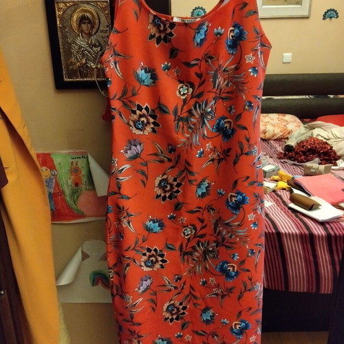Floral midi dress Zara medium size like new, super tight