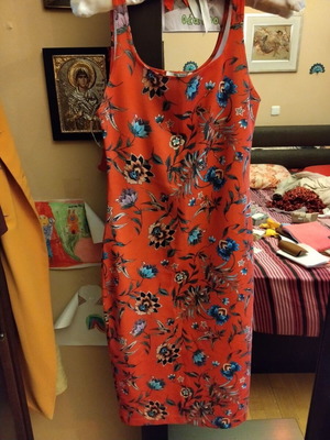 Floral midi dress Zara medium size like new, super tight