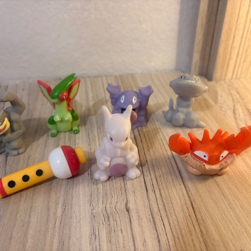 Pokemon vintage finger puppets set with flute
