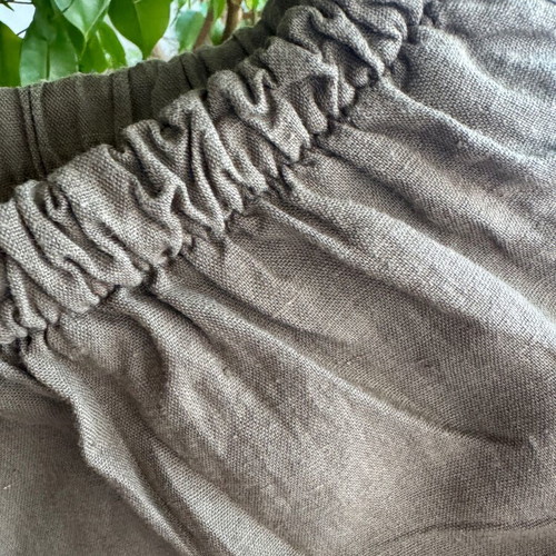 Women's linen pants khaki size 20 used with slight wear marks