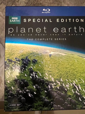 Planet Earth Blu-Ray Special Edition 6 DVDs like new with English subtitles