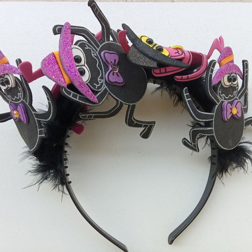 Children's Halloween headband used with spiders and feathers