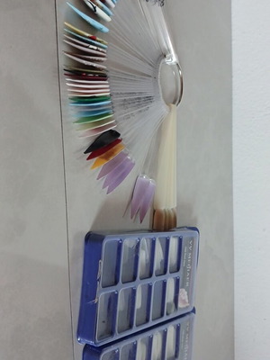 Fake nails used, pack with samples
