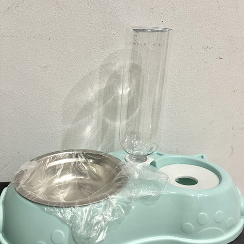Pet bowl with water dispenser new, available in 4 colors