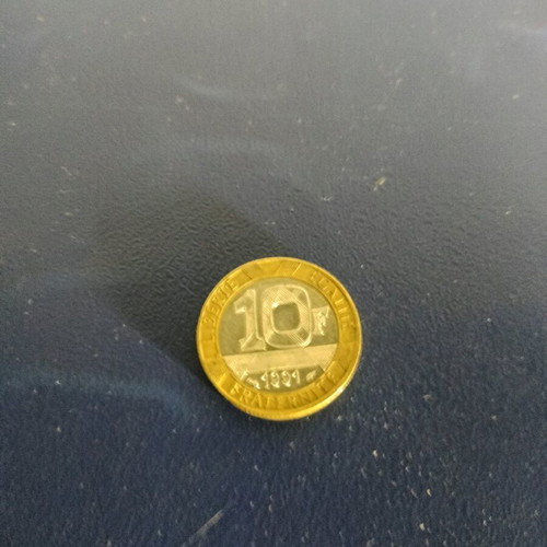 Coins like new, 4 from various countries with case