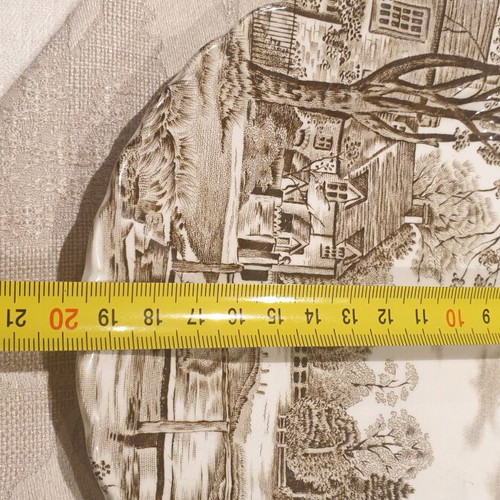 Johnson Brothers English porcelain plate like new, English countryside theme