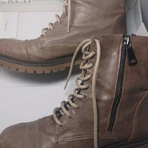 Gray ankle boots size 39 used with extra laces