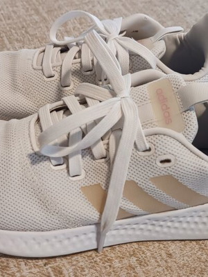 Adidas women's white sneakers with Cloudfoam insoles, size 38