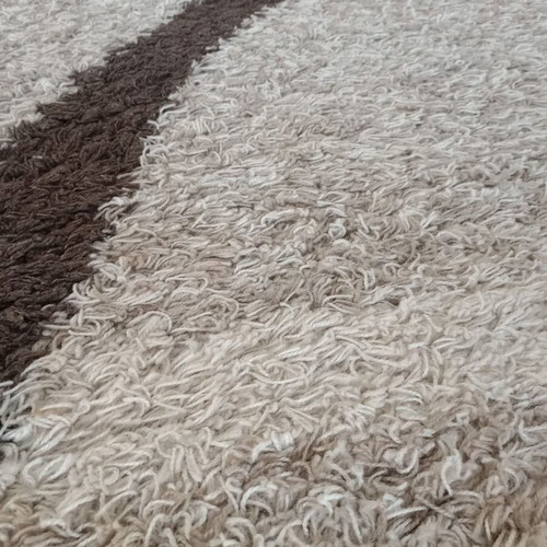 Magic Rug like new, modern geometric design, 1.55m x 2.33m