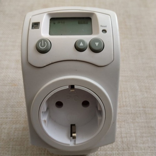 Socket thermostats like new, set of 2