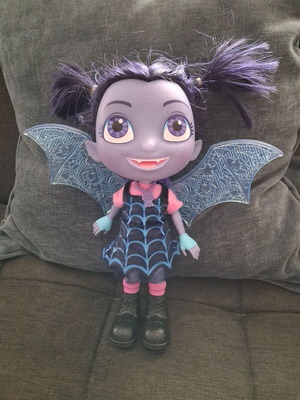 Vampirina Παιδική Κούκλα που μιλάει σαν καινούργιο