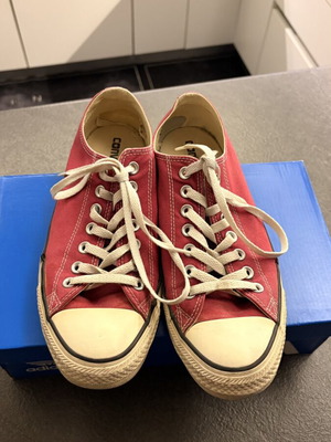 Converse All Star sneakers used, size 42, burgundy