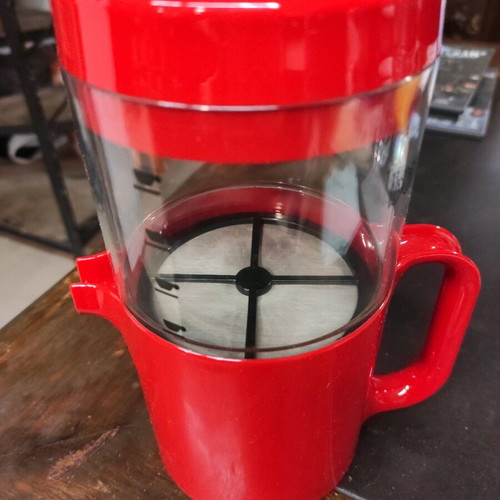 Filter coffee maker used with long-lasting filter