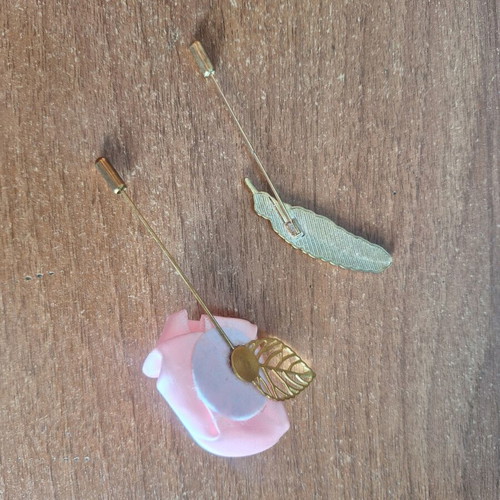 Lapel Pins like new, pack