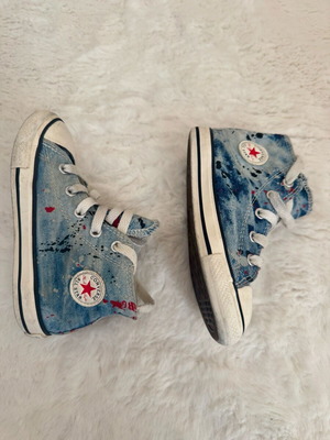 Converse All Star kids athletic shoes size 25 like new, blue and red