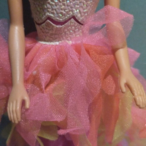 Barbie vintage Party Time doll like new with fuchsia dress and extra outfit