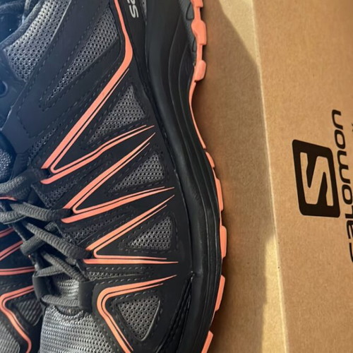 Salomon hiking shoes like new, size 39.5, black orange