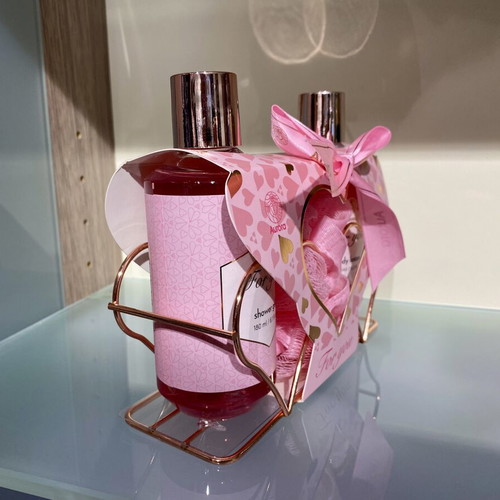 Aurora body care set new with shower gel, body lotion & sponge