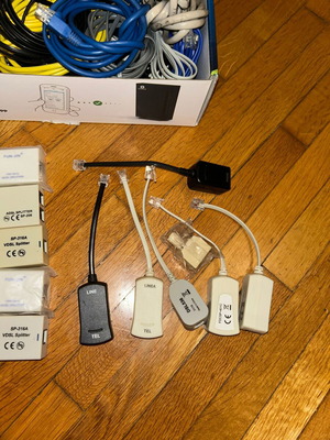 Mega lot καινούργια καλώδια Ethernet RJ45, τηλεφωνικά καλώδια, VDSL/ADSL splitters και φίλτρα