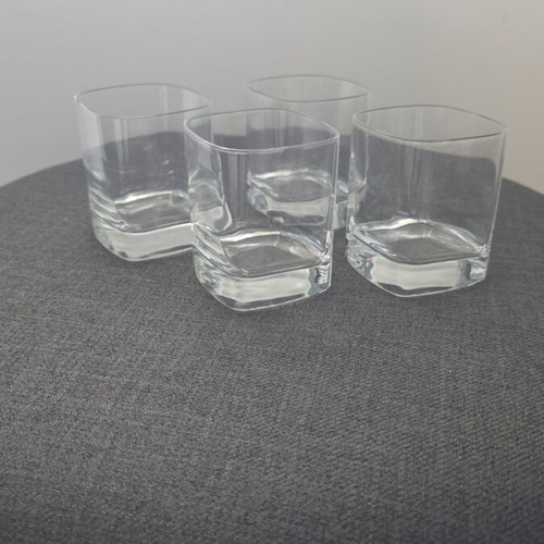 Whisky glasses set of 4 with modern square design
