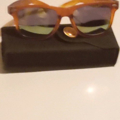 Unisex sunglasses used with brown frame and mirror lenses