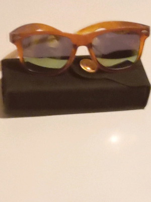 Unisex sunglasses used with brown frame and mirror lenses