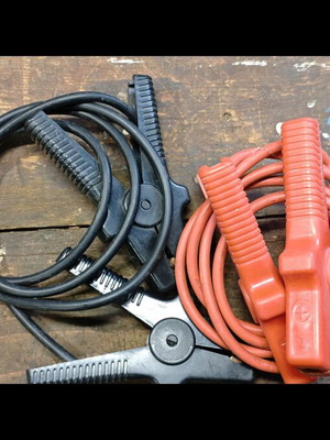 Καλώδια εκκίνησης μπαταρίας αυτοκινήτου σαν καινούργια, μήκος 1.70-1.80 μ.