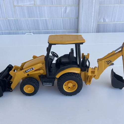 Bruder JCB loader toy 1:16 scale
