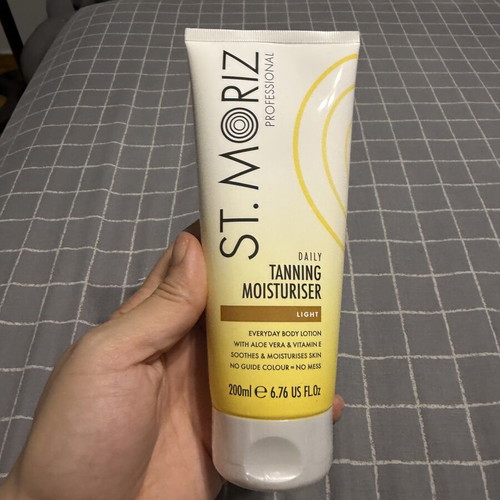 St. Moriz Professional Daily Tanning Moisturiser Light 200ml