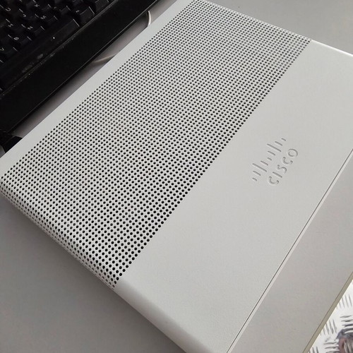 Cisco Switch WS-C2960C-8TC-S ανακατασκευασμένος με 8 θύρες 100Mbits, 2 θύρες 1000Mbits, 2 ComboSFP