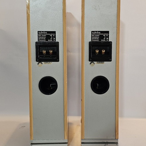 Audioline Cherry 141 GR Bookshelf Speakers like new, 3 way bass reflex