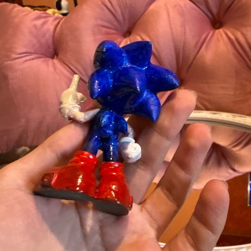 Sonic the Hedgehog decorative figurine like new