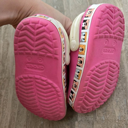 Crocs Minnie collectible kids shoes like new c6 (22-23)