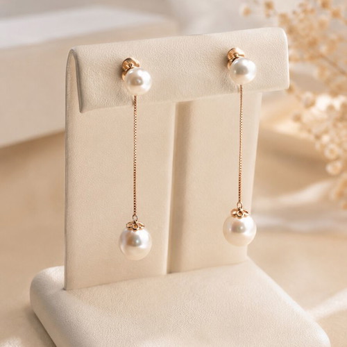 Gold and Pearl Drop Earrings like new, elegant feminine design