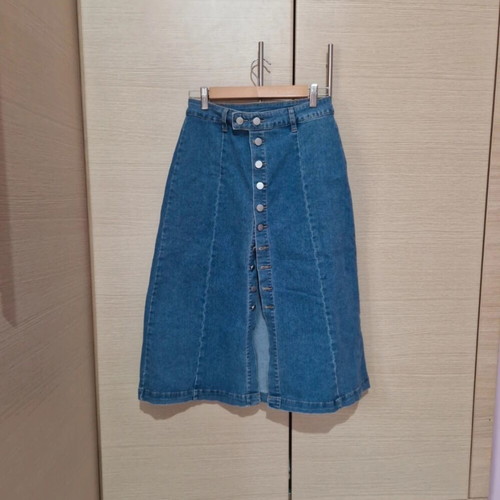 Denim skirt midi like new, size M 38 10, blue