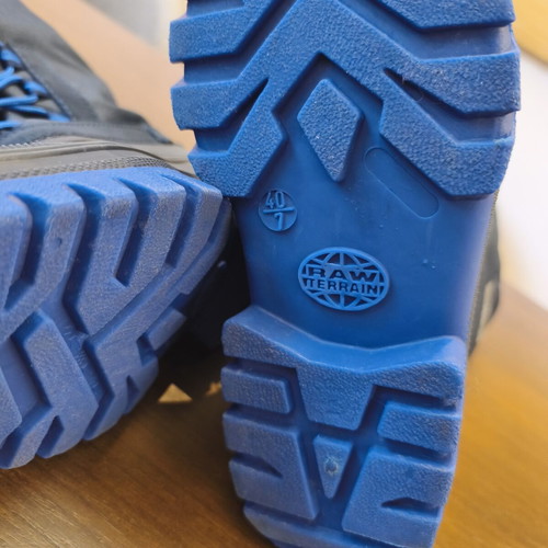 CMP snow boots size 40 blue like new