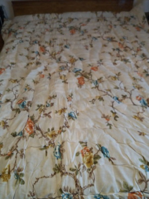 Vintage quilt new with wool filling and cotton fabric