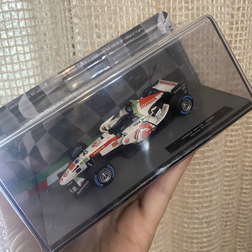Honda RA 106-2006 collectible car new in box